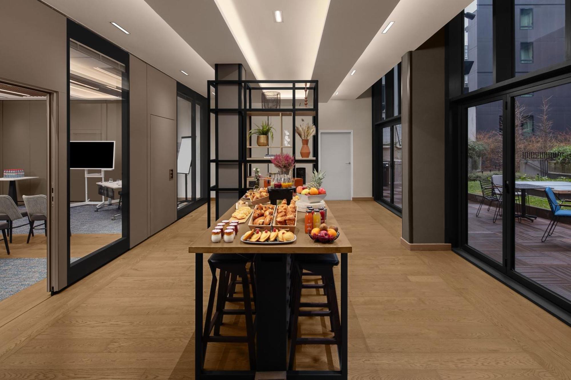 Courtyard By Marriott Paris Porte De Versailles Issy-les-Moulineaux Exteriör bild