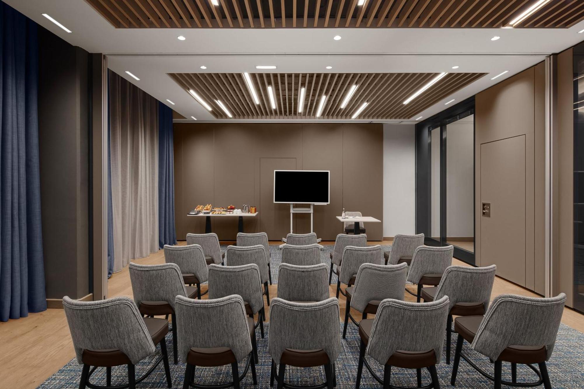 Courtyard By Marriott Paris Porte De Versailles Issy-les-Moulineaux Exteriör bild