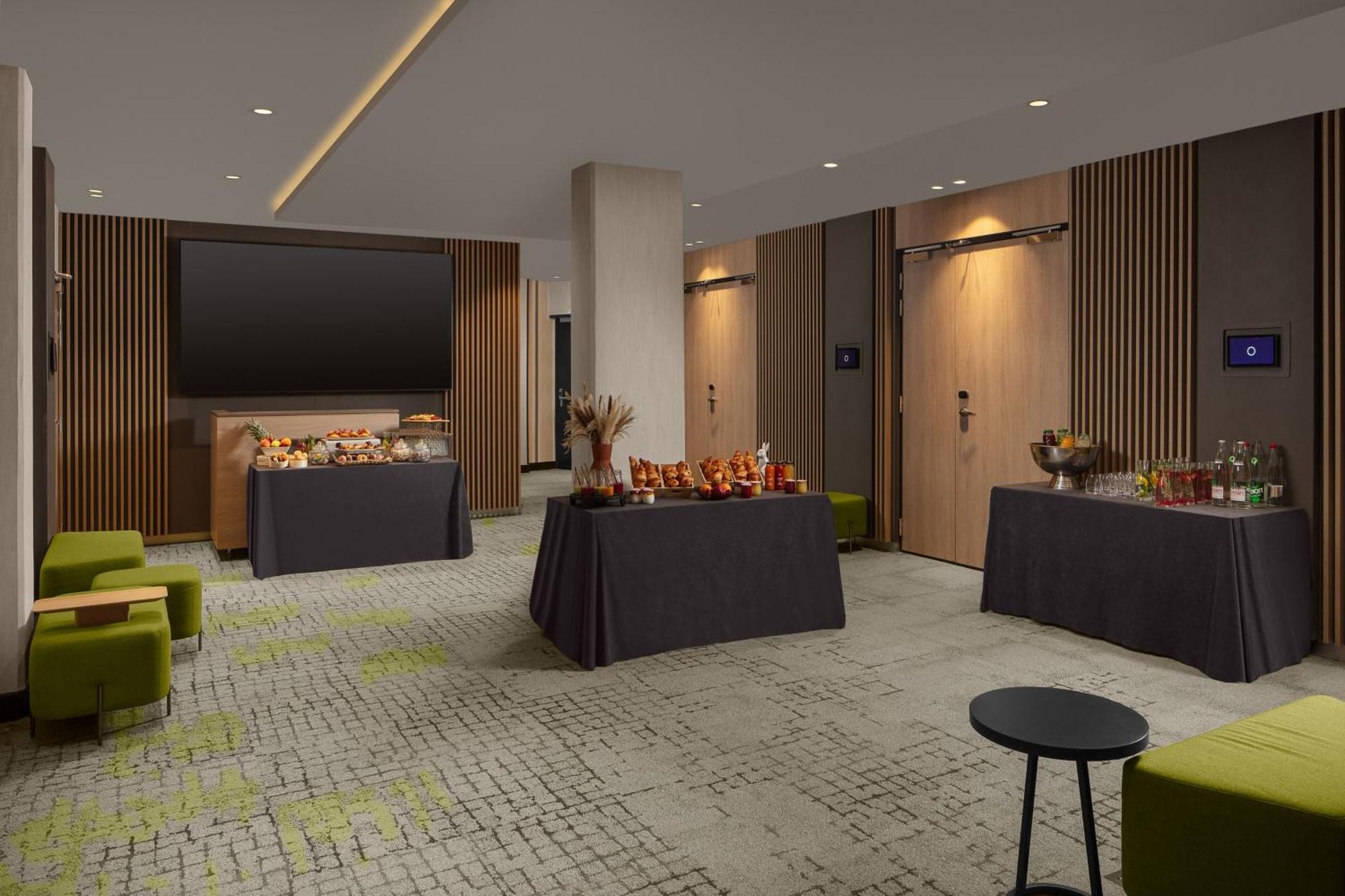 Courtyard By Marriott Paris Porte De Versailles Issy-les-Moulineaux Exteriör bild
