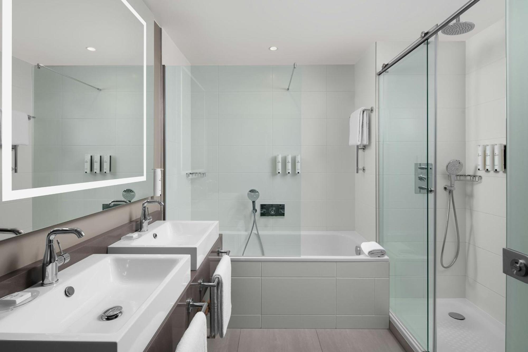 Courtyard By Marriott Paris Porte De Versailles Issy-les-Moulineaux Exteriör bild