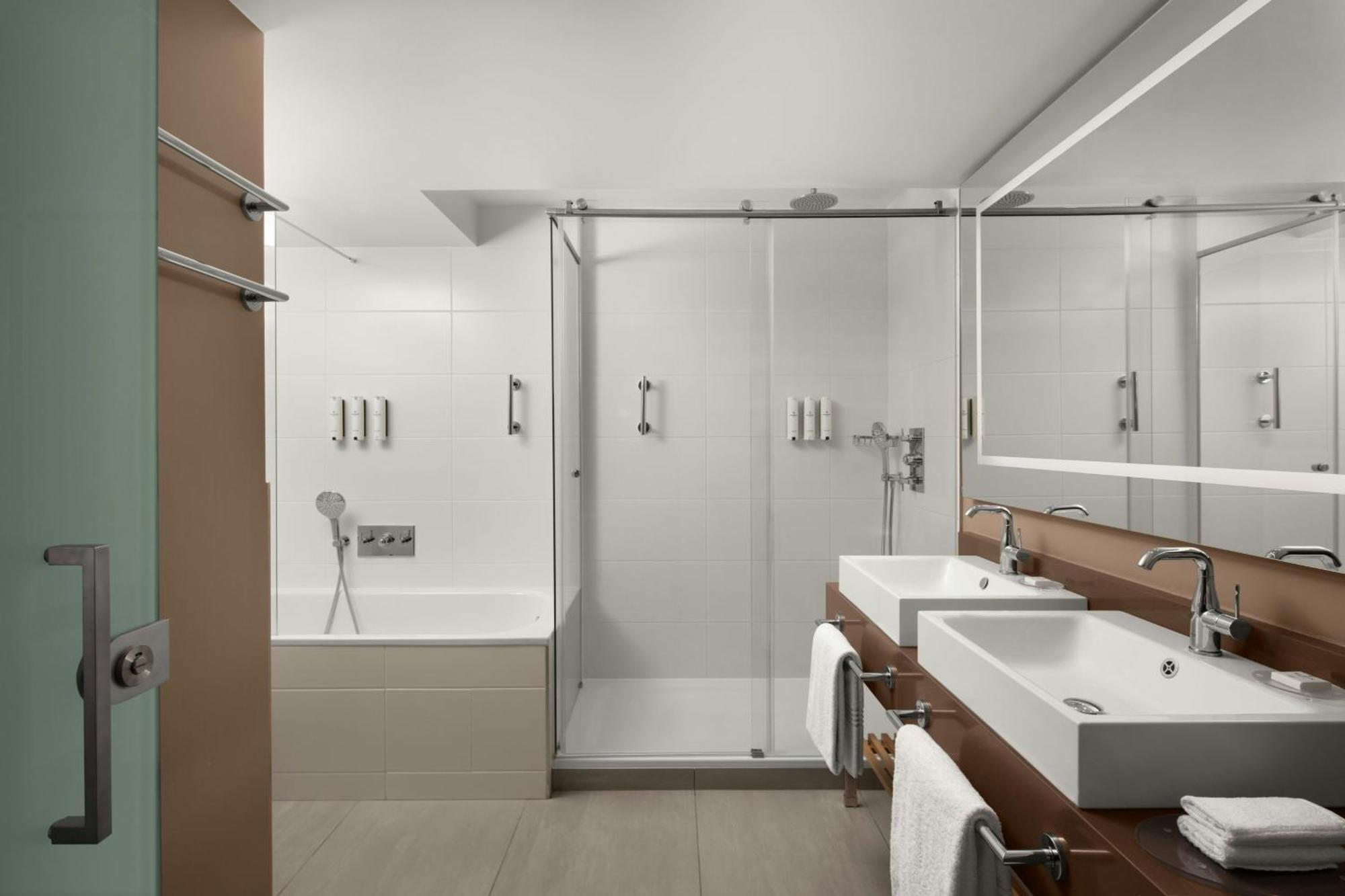 Courtyard By Marriott Paris Porte De Versailles Issy-les-Moulineaux Exteriör bild